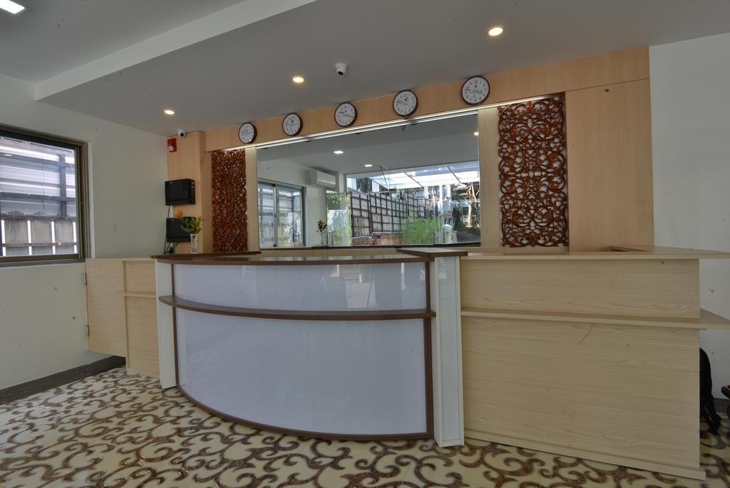 Serene Valley Hotel Yangon Bagian luar foto