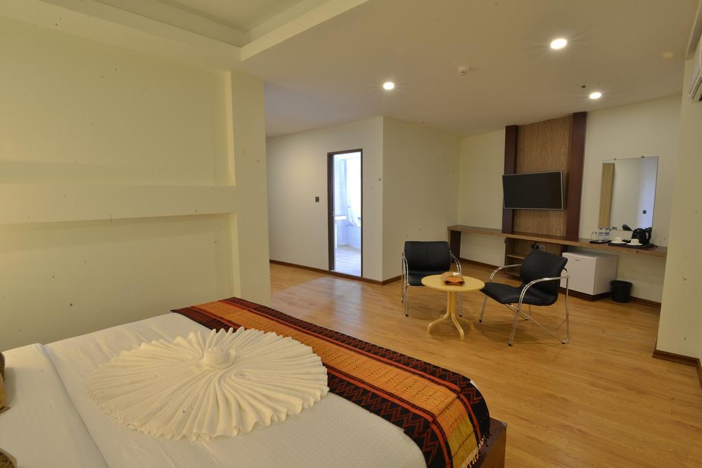 Serene Valley Hotel Yangon Bagian luar foto