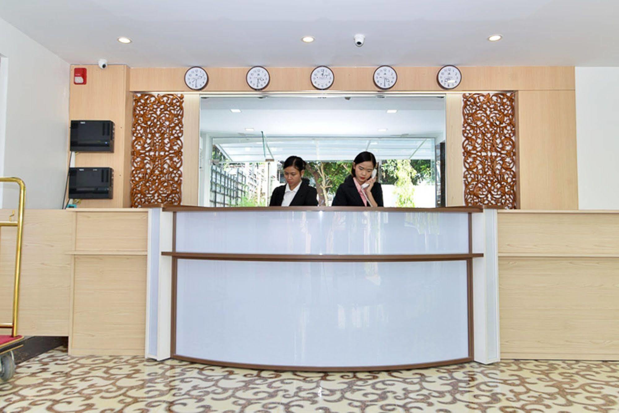 Serene Valley Hotel Yangon Bagian luar foto