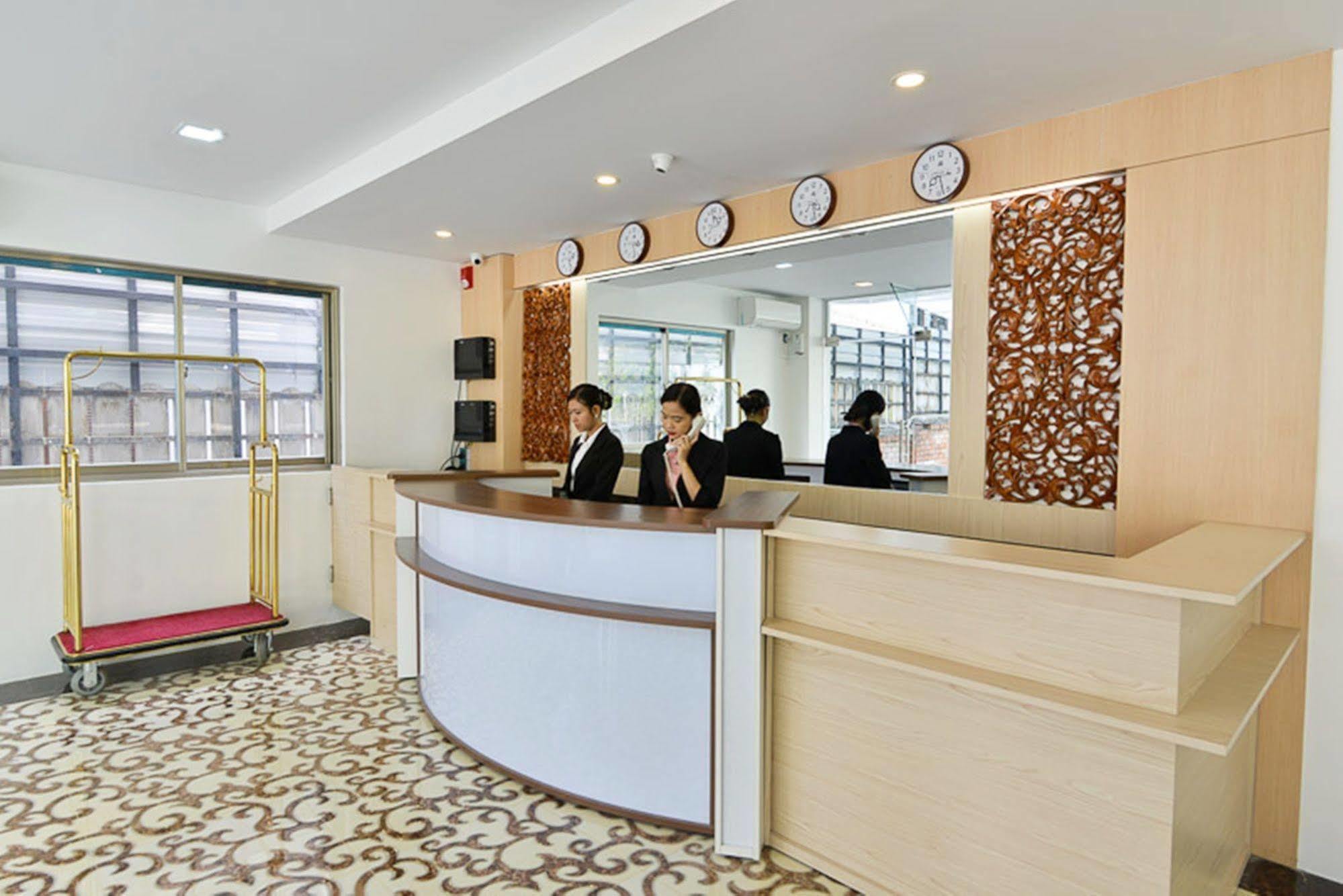 Serene Valley Hotel Yangon Bagian luar foto