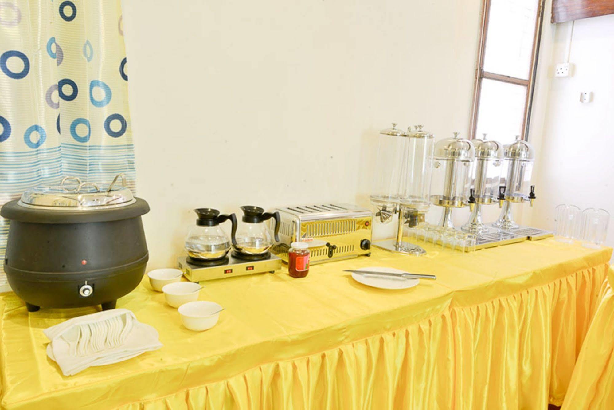 Serene Valley Hotel Yangon Bagian luar foto
